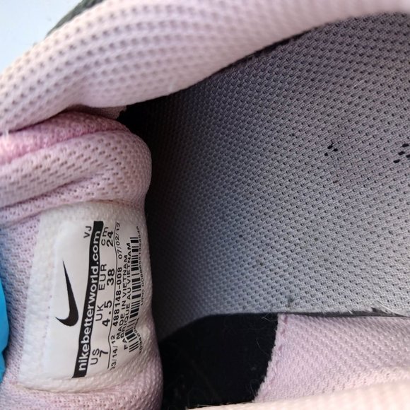Nike Women's Revolution size 7 black pink Grade School kids - Picture 7 of 11
